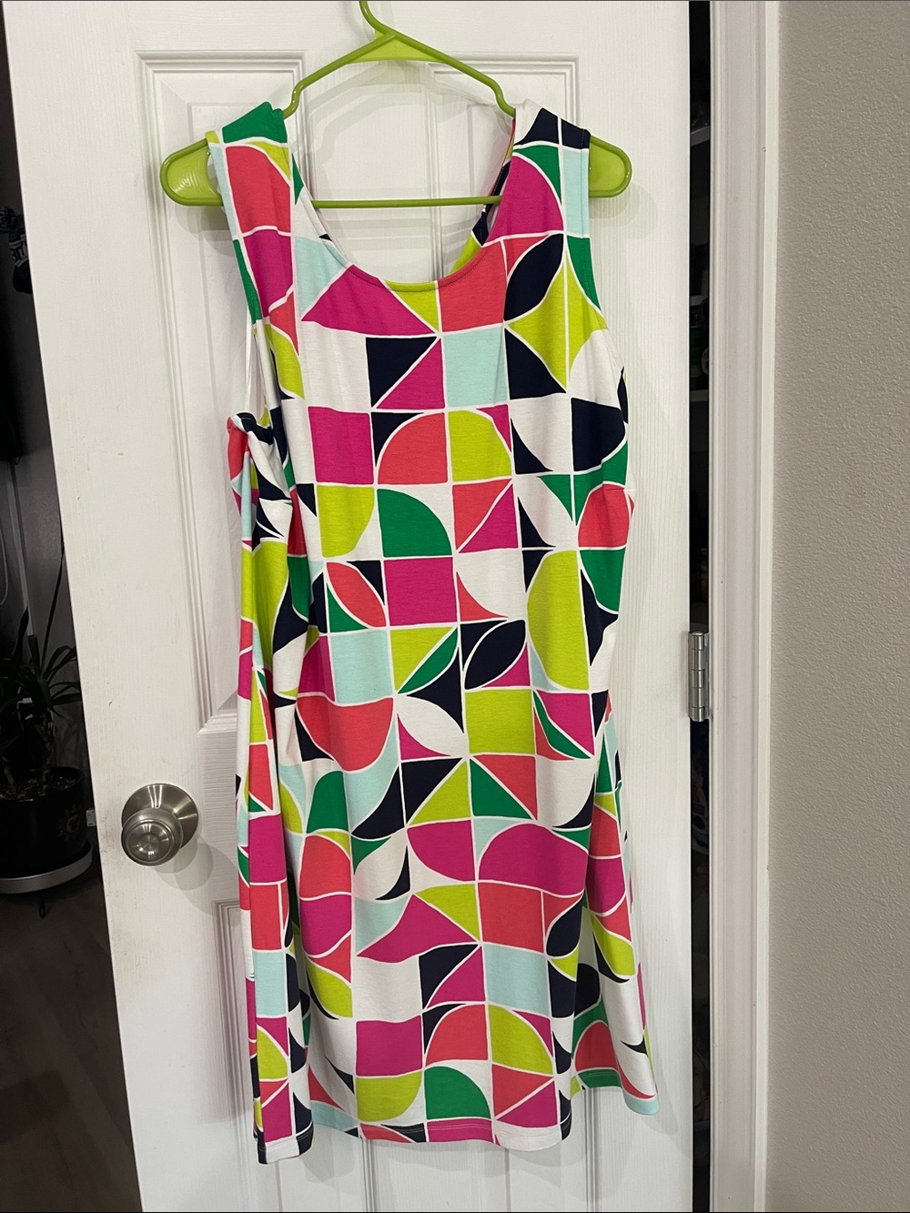 crown & ivy Bright Geometric Colorblock Shift Dress in Pink, Lime & Navy